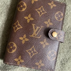 Louis Vuitton PM agenda
